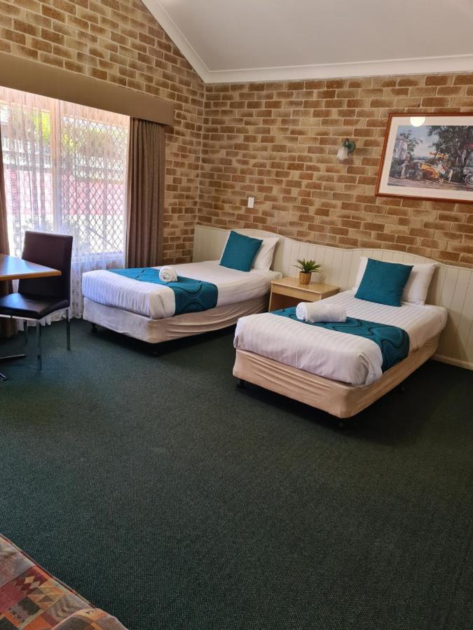 Country Gardens Motor Inn ทูวูมบา ภายนอก รูปภาพ