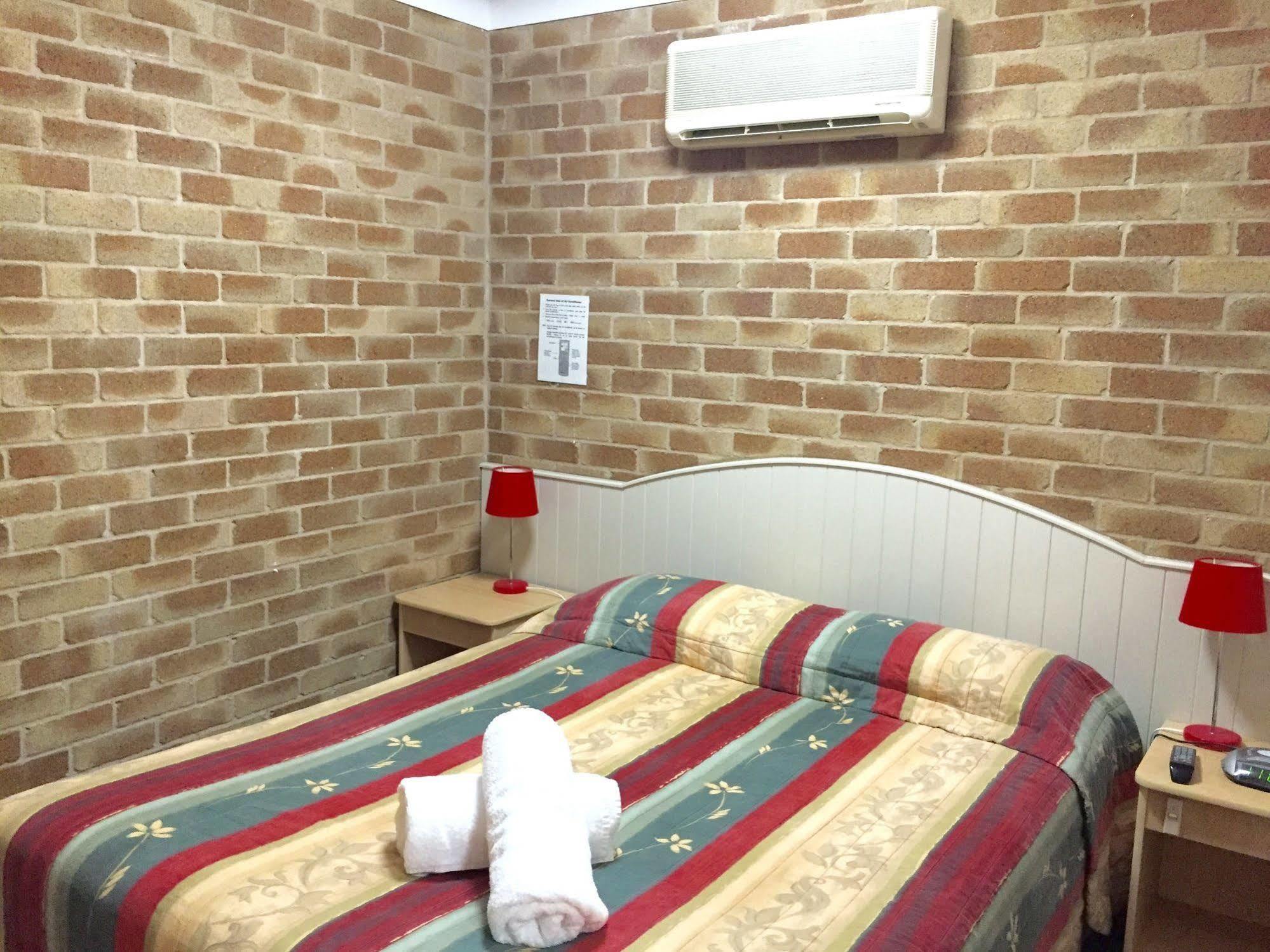 Country Gardens Motor Inn ทูวูมบา ภายนอก รูปภาพ
