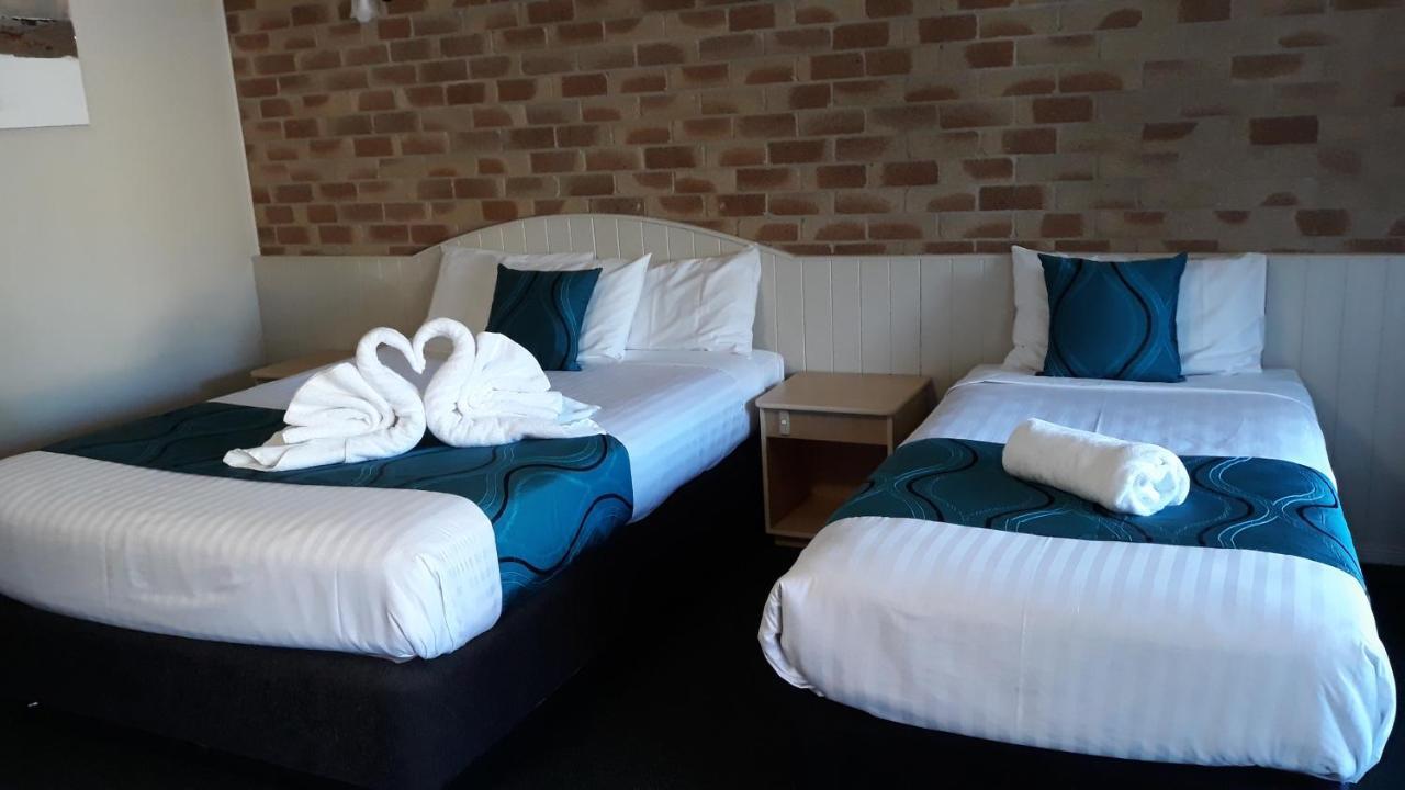 Country Gardens Motor Inn ทูวูมบา ภายนอก รูปภาพ