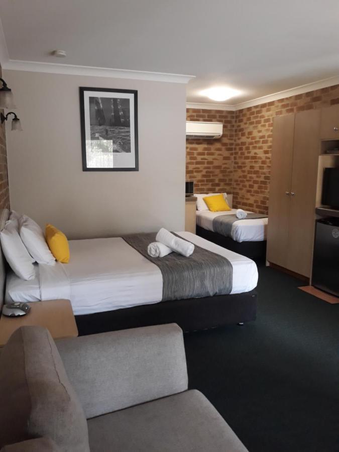 Country Gardens Motor Inn ทูวูมบา ภายนอก รูปภาพ